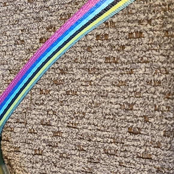 SMALL CUTE STRAW HAND BAG WITH COLORFUL POM POM - Picture 7 of 12